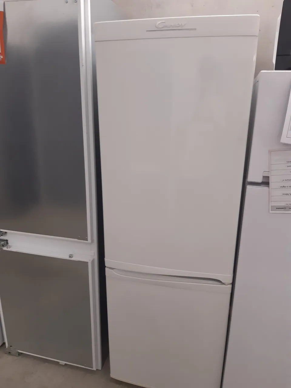 RÉFRIGÉRATEUR COMBINÉ 260 LITRES — CANDY