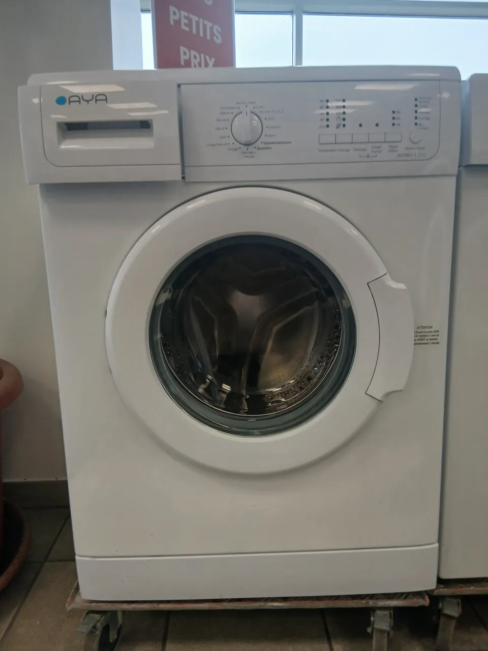 LAVE LINGE HUBLOT — AYA