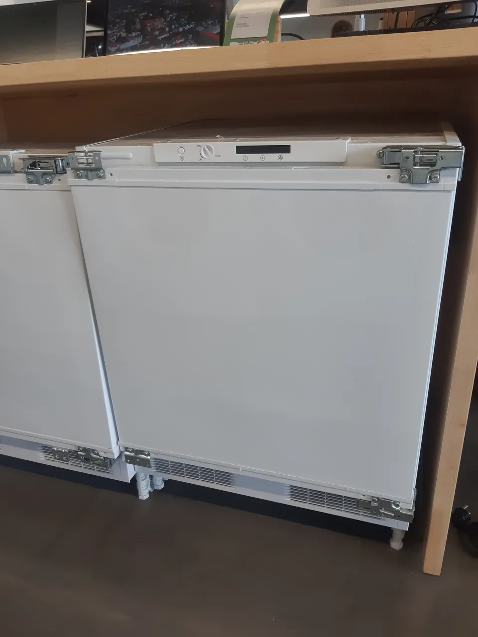 CONGÉLATEUR TABLE TOP ENCASTRABLE 85 LITRES — BEKO