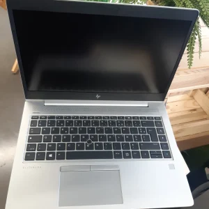 ORDINATEUR PORTABLE — HP