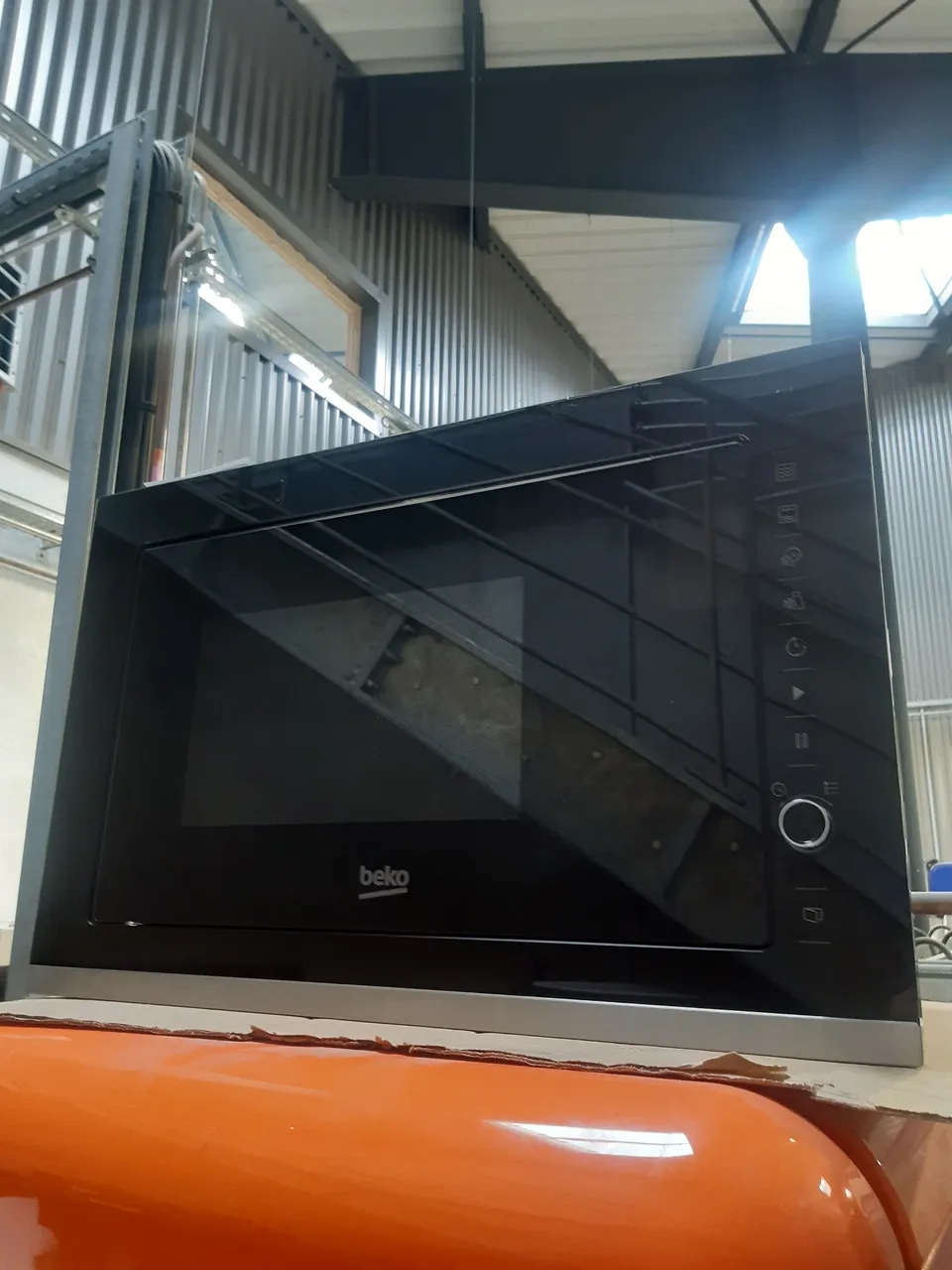 MICRO - ONDE 25 LITRES — BEKO