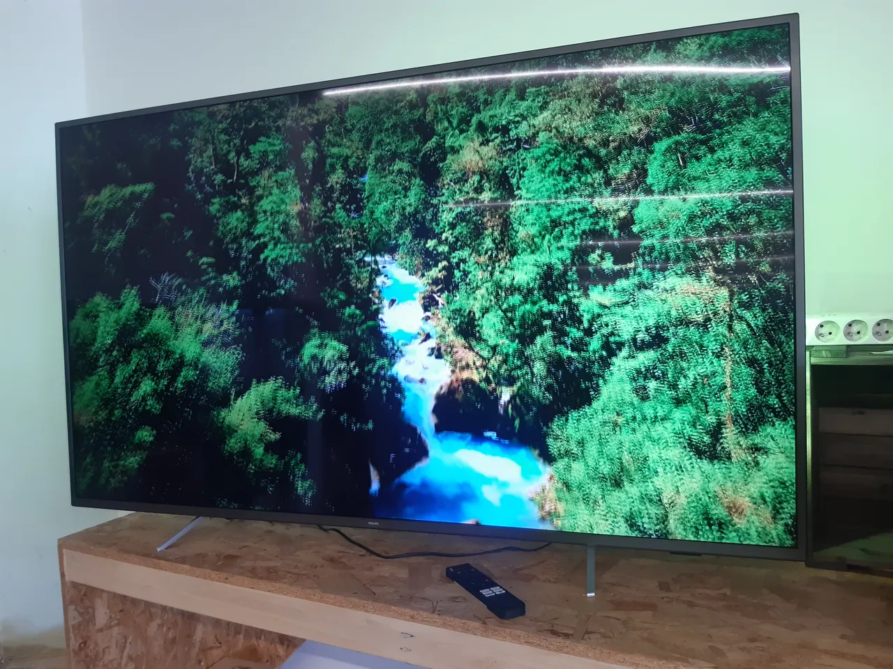 TÉLÉVISION PHILIPS — 65"