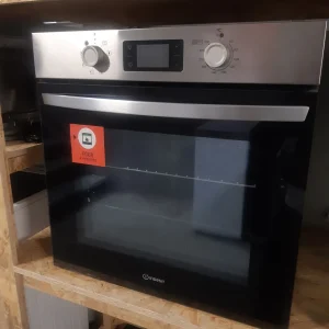 FOUR ENCASTRABLE — INDESIT