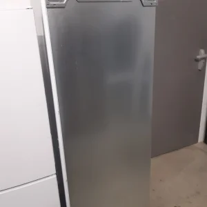 RÉFRIGÉRATEUR SIMPLE FROID ENCASTRABLE 245 LITRES — SIEMENS